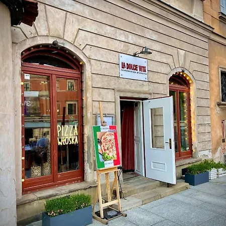Old Town View Wifi 300 Mb/s Huge Screen Netflix Appletv Amazontv Apartment Warsaw