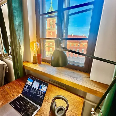 Old Town View Wifi 300 Mb/s Huge Screen Netflix Appletv Amazontv * Warsaw