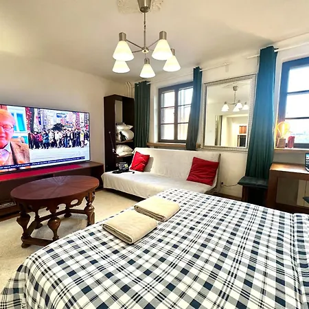 Apartment Old Town View Wifi 300 Mb/s Huge Screen Netflix Appletv Amazontv