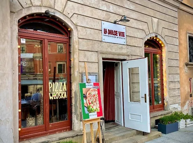 Old Town View Wifi 300 Mb/s Huge Screen Netflix Appletv Amazontv Apartment Warsaw