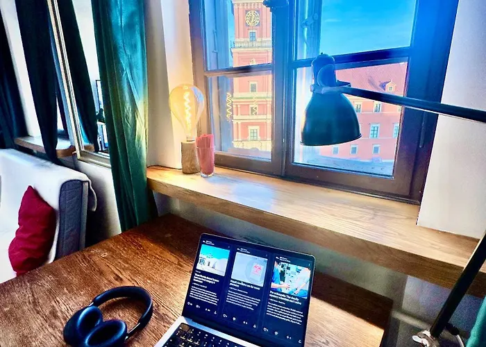 Old Town View Wifi 300 Mb/s Huge Screen Netflix Appletv Amazontv Warsaw