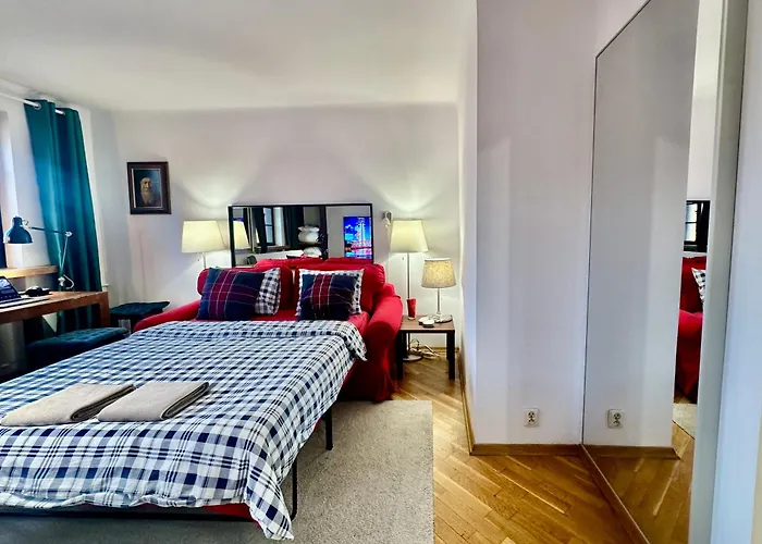 Old Town View Wifi 300 Mb/s Huge Screen Netflix Appletv Amazontv Warsaw