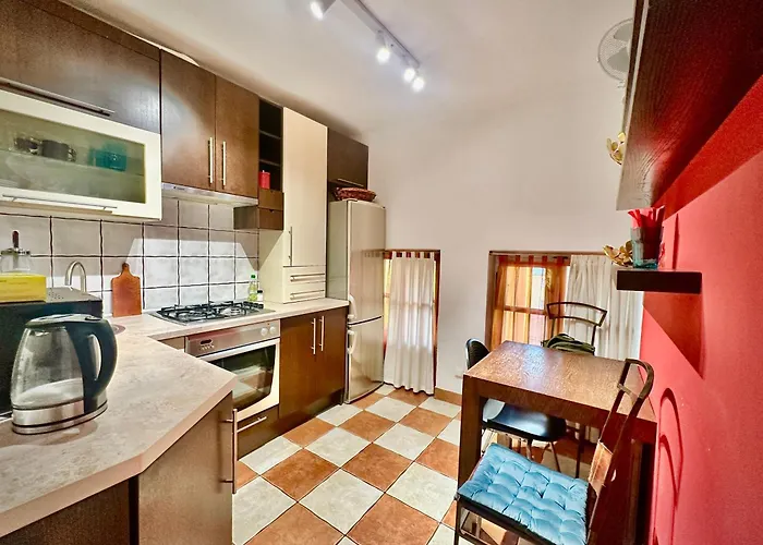 Old Town View Wifi 300 Mb/s Huge Screen Netflix Appletv Amazontv