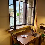 Old Town View Wifi 300 Mb/s Huge Screen Netflix Appletv Amazontv *