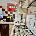 Old Town View Wifi 300 Mb/s Huge Screen Netflix Appletv Amazontv Apartment Warsaw