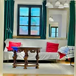 Old Town View Wifi 300 Mb/s Huge Screen Netflix Appletv Amazontv Apartment