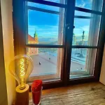 Old Town View Wifi 300 Mb/s Huge Screen Netflix Appletv Amazontv Apartment *