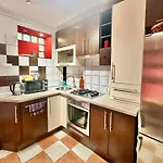 Old Town View Wifi 300 Mb/s Huge Screen Netflix Appletv Amazontv Apartment Warsaw
