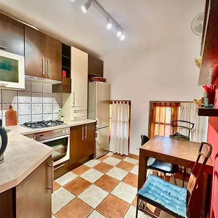 Old Town View Wifi 300 Mb/s Huge Screen Netflix Appletv Amazontv