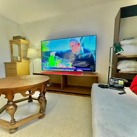 Old Town View Wifi 300 Mb/s Huge Screen Netflix Appletv Amazontv Lejlighed